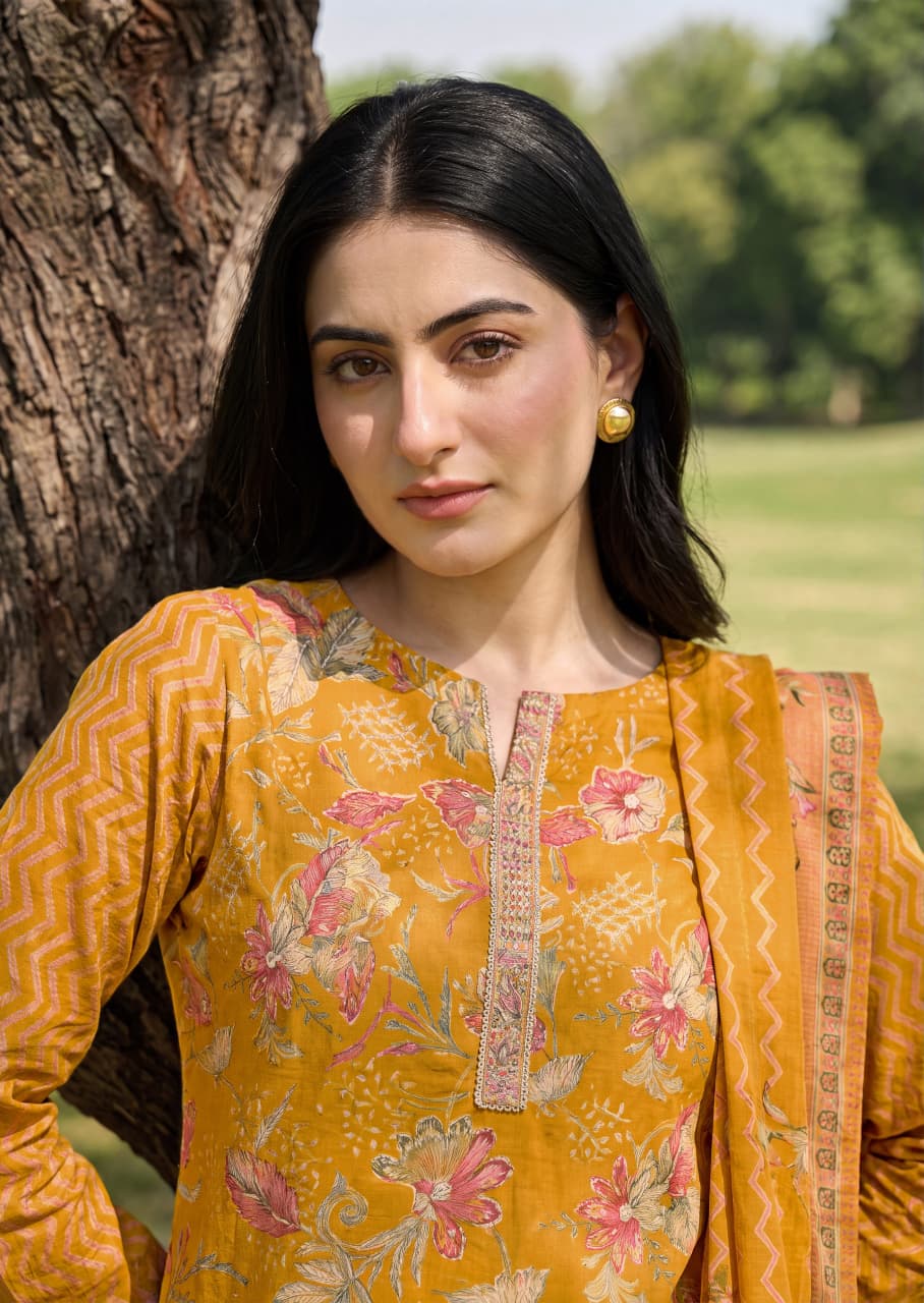 Mahunisa Exclusive - Gulvatika Pure Mudaal Designer Suit
